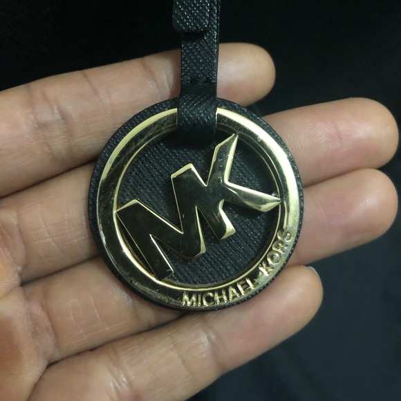 Large Michael Kors Tote - Picture 3 of 8